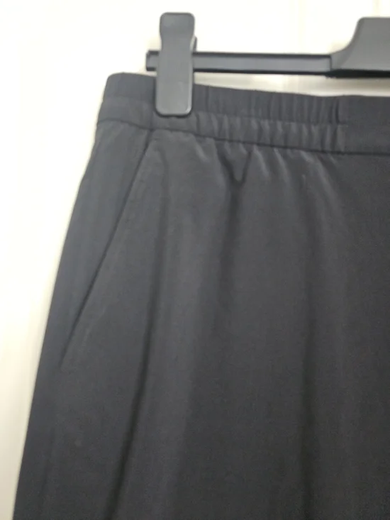 Banana Republic Airstretch Black Cropped Ankle Pants Lightweight Golf SZ L - Picture 4 of 14